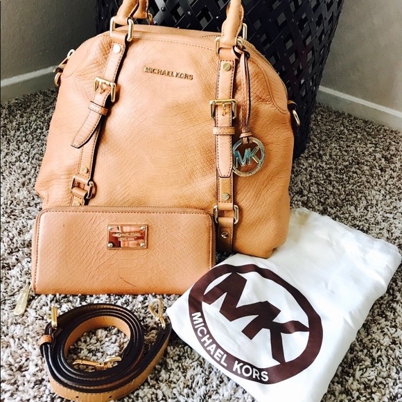 Michael Kors Leather Purse - Picture 1 of 1